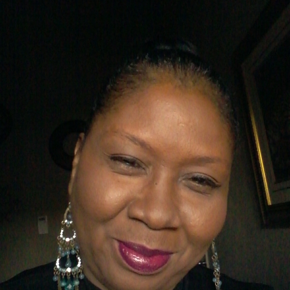 Meet your Posher, Shirley - Picture 1 of 1